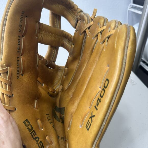Easton EX1400 Competitor Series 13.5” Baseball Softball Glove RHT Hand Throw - Picture 3 of 11